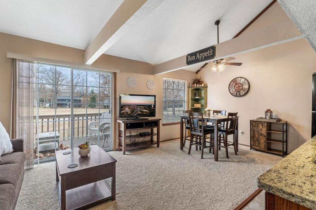 2 Bed 2 Bath Fall Creek Condo ブランソン エクステリア 写真